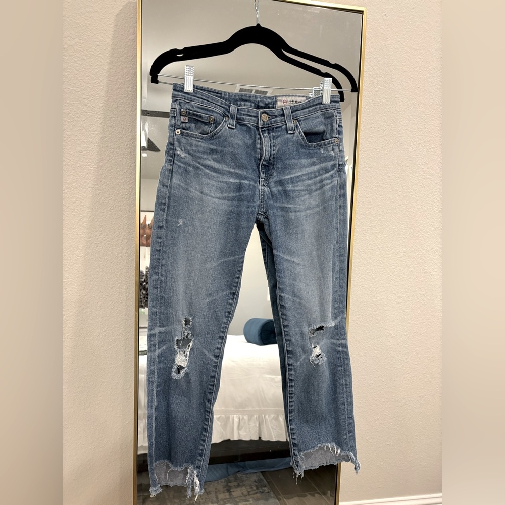 AG Cropped distressed jeans